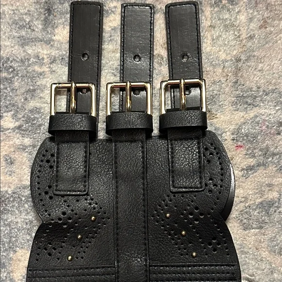 bebe Black Triple Buckle Belt - Picture 10 of 11